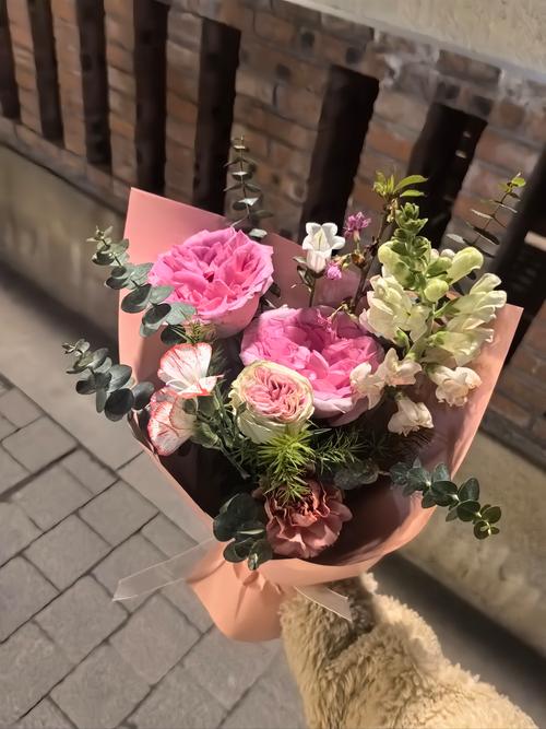 转角遇见繁花 藏在社区里的宝藏花店
